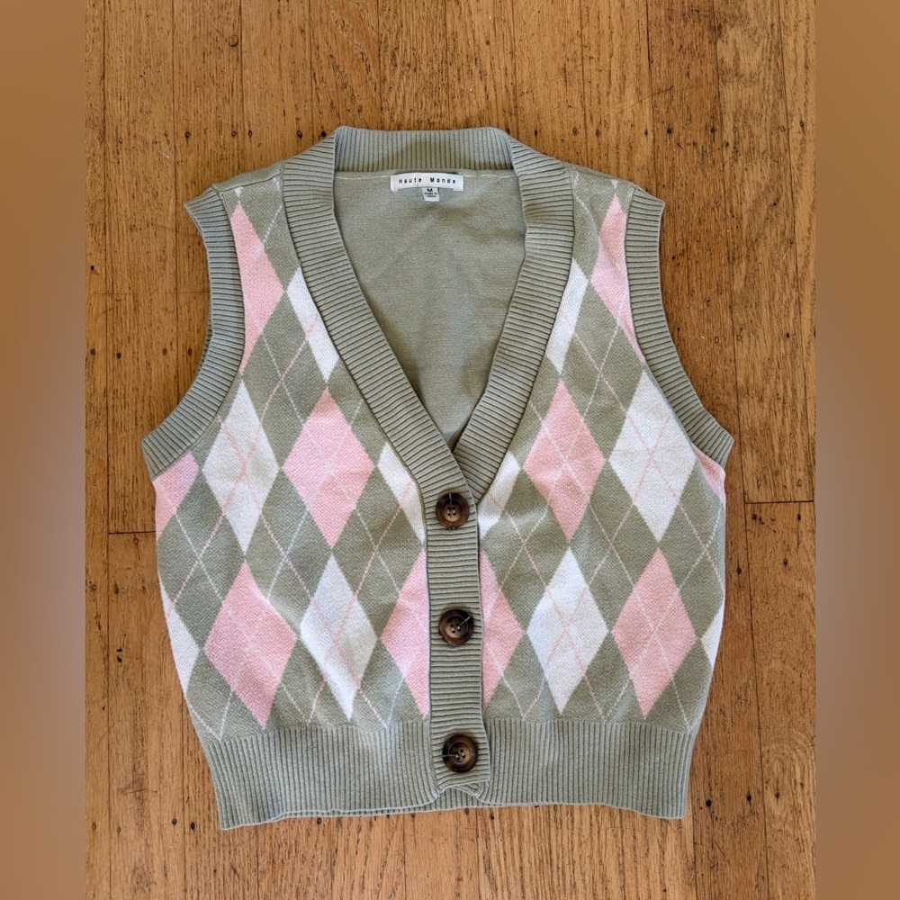 Haute Monde argyle preppy crop sweater vest